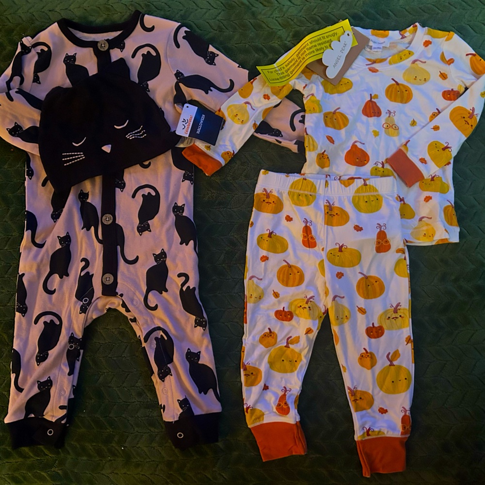 New Halloween pajamas, baby girl size 12-18, lot of 2 sets